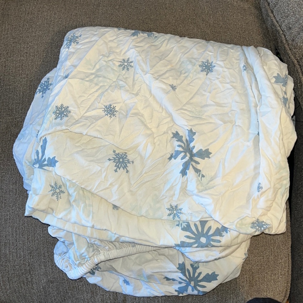 Fitted sheet